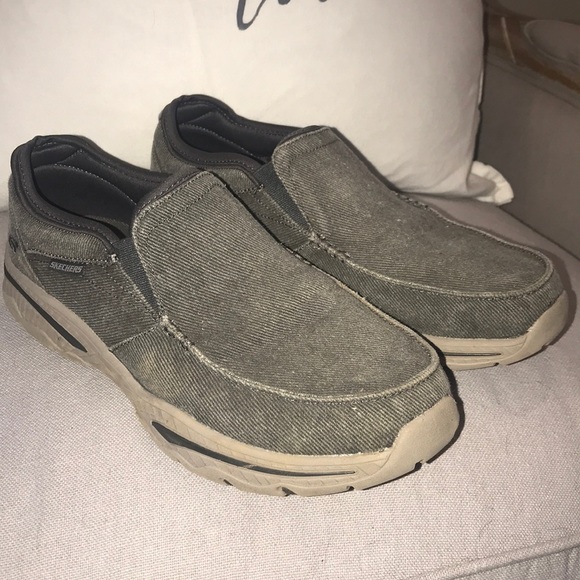skechers relaxed fit air cooled memory foam